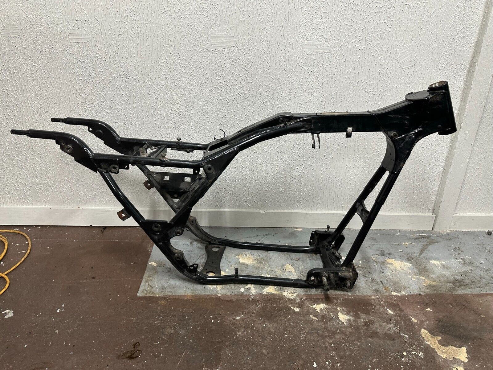 2004 HARLEY FLH ELECTRA GLIDE Frame Chassis Straight