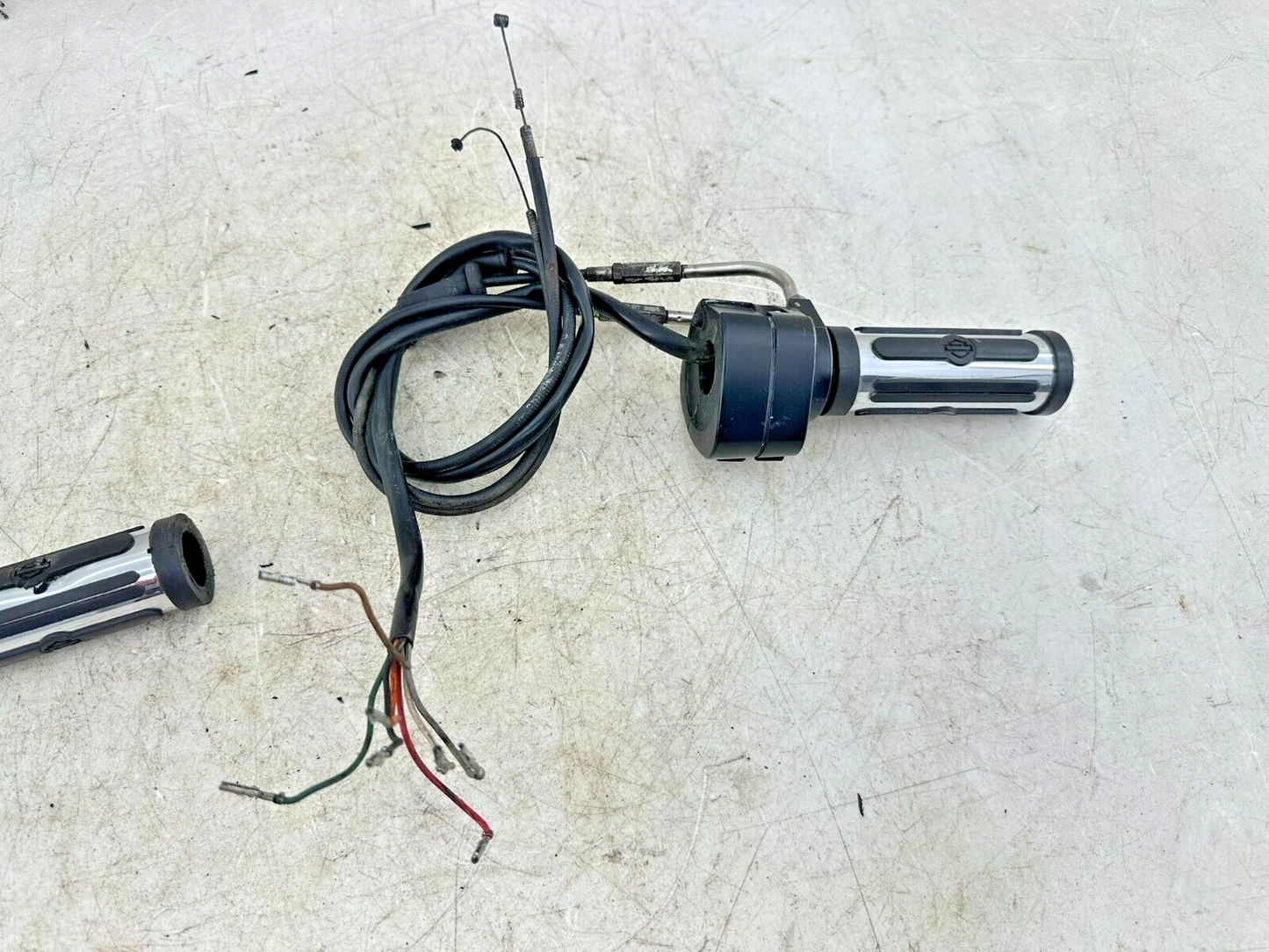 1995 HARLEY SOFTAIL OEM HD 95 Older Switch Housing W/ Buttons Cable Grips