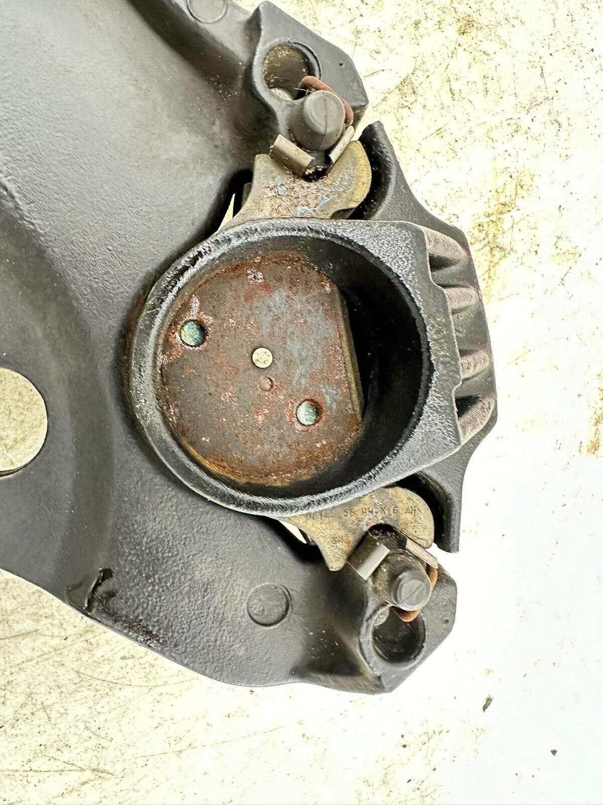 1997 HARLEY DYNA Rear Brake Caliper + Mounting Bracket