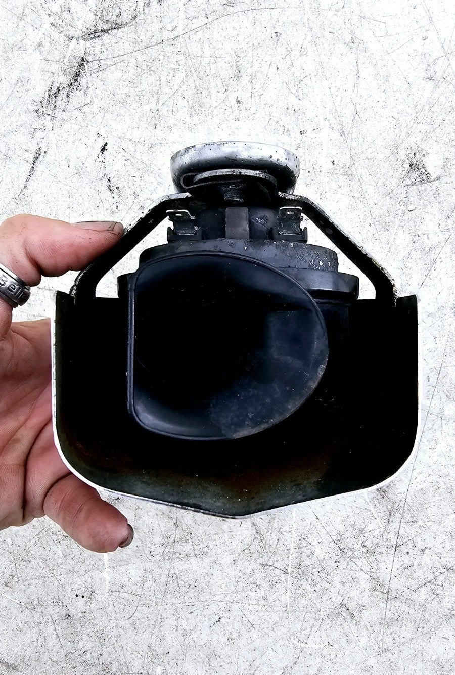 2000 Harley Davidson Sportster Horn + Chrome Cover