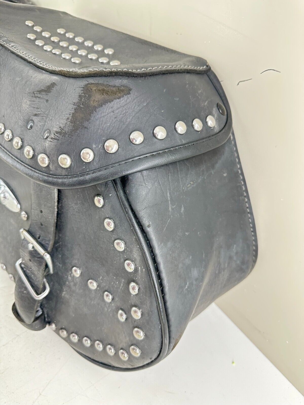 2003 HARLEY DAVIDSON SOFTAIL OEM HD Studded Leather Saddlebags Right Left