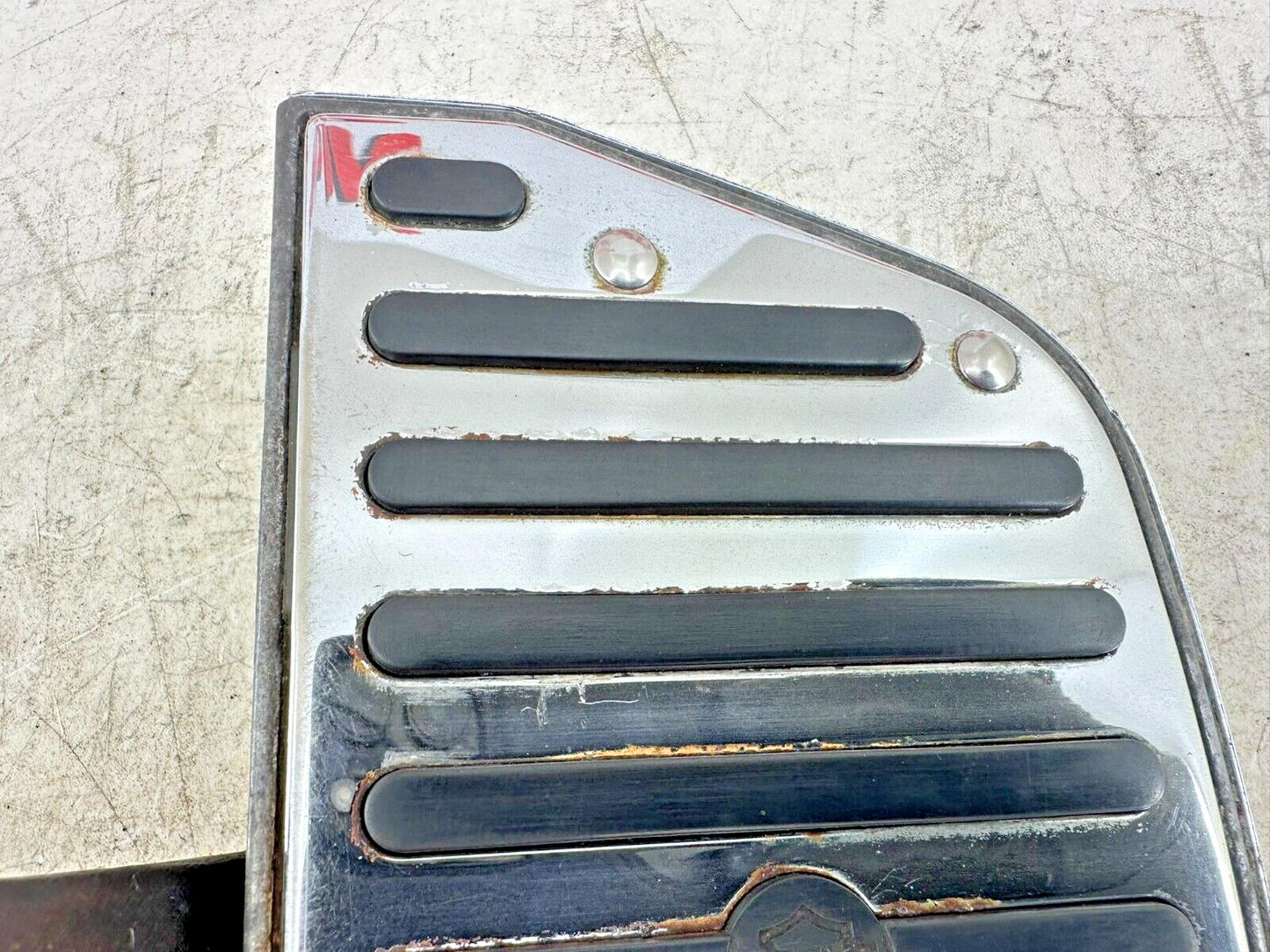 1995 HARLEY SOFTAIL OEM HD Passenger Floorboards Footrest W/ Hardware