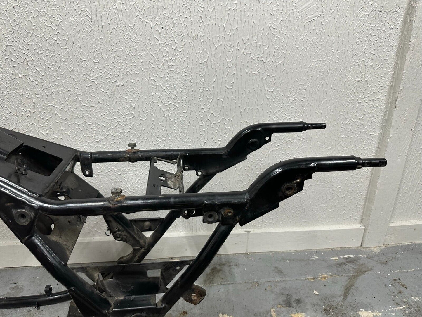 2004 HARLEY FLH ELECTRA GLIDE Frame Chassis Straight