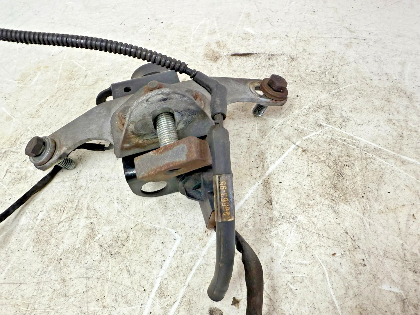 1997 HARLEY DAVIDSON SOFTAIL Upper Engine Motor Horn Mount Bracket