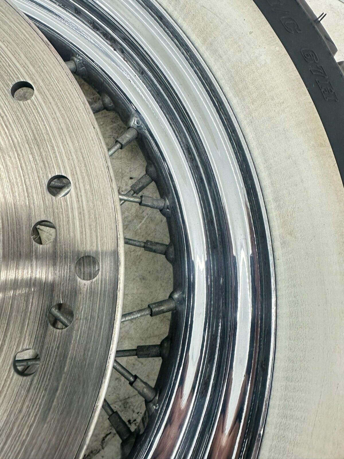 2003 HARLEY ELECTRA GLIDE classic 16x3 Front Wheel Rim Dunlop Tire Rotors