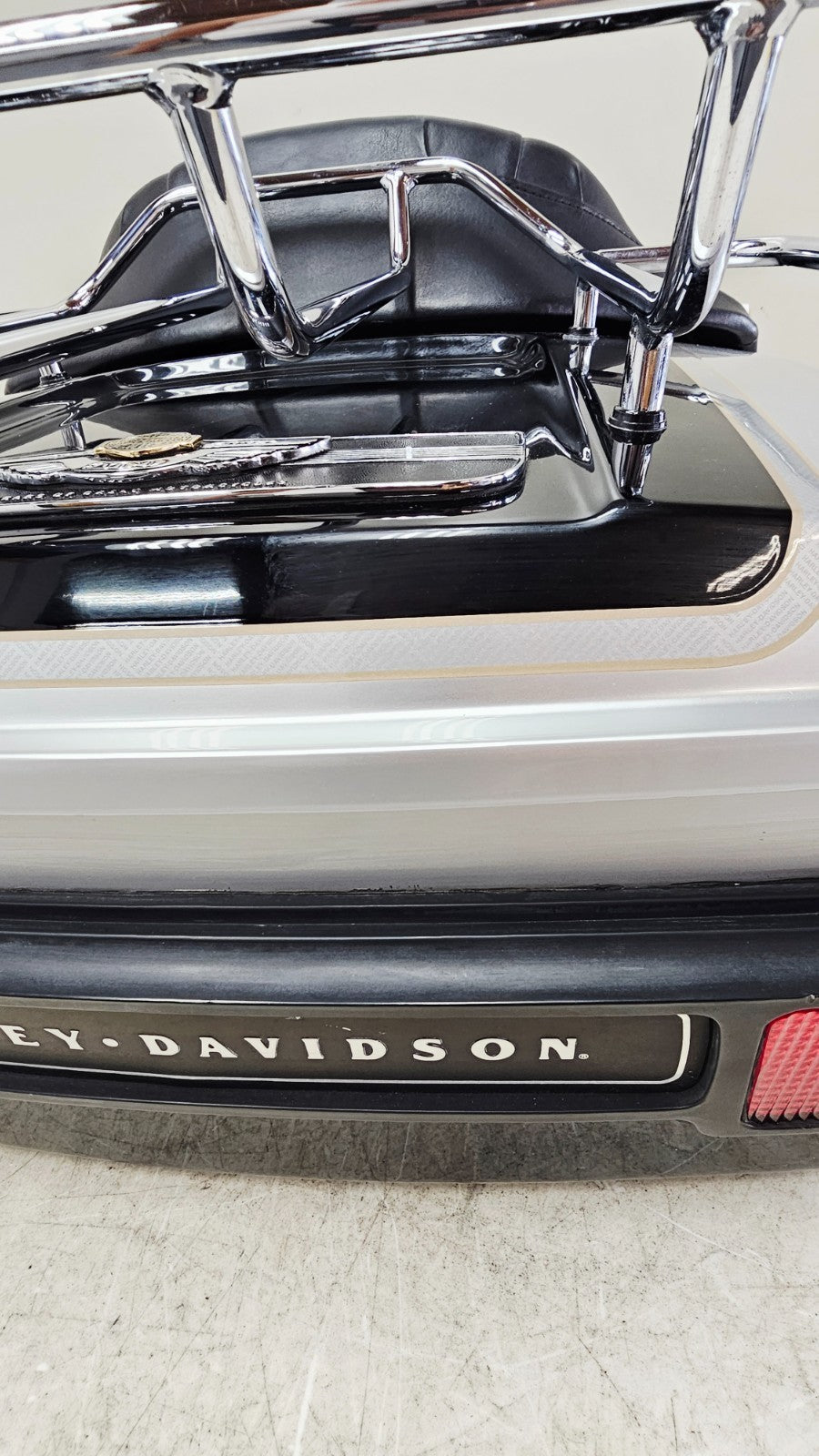 2003 HARLEY ELECTRA GLIDE Trunk Tour Pack Top Box Silver Black 100 Anniversary