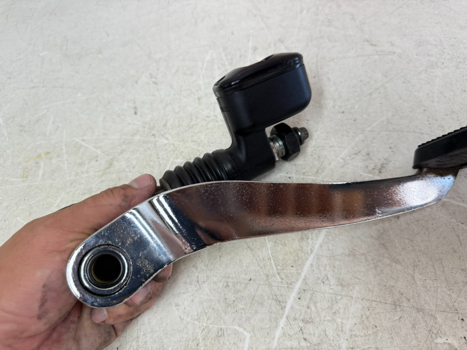 2003 HARLEY ELECTRA GLIDE Rear Brake Master Cylinder & Pedal