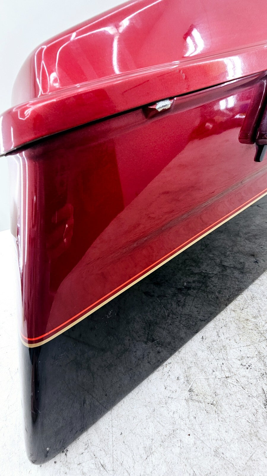 1998 HARLEY FLH ELECTRA GLIDE Right Saddlebag Housing Lid Latch OEM HD Red Black