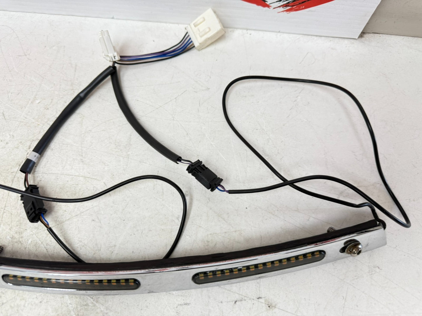 2003 HARLEY ELECTRA GLIDE Custom Dynamics  LED  Batwing Windshield Trim 