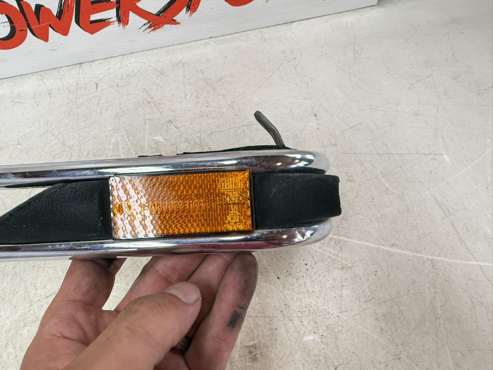 2003 HARLEY ELECTRA GLIDE Front Fender Bumper Trim Rail Guard w/ Reflector