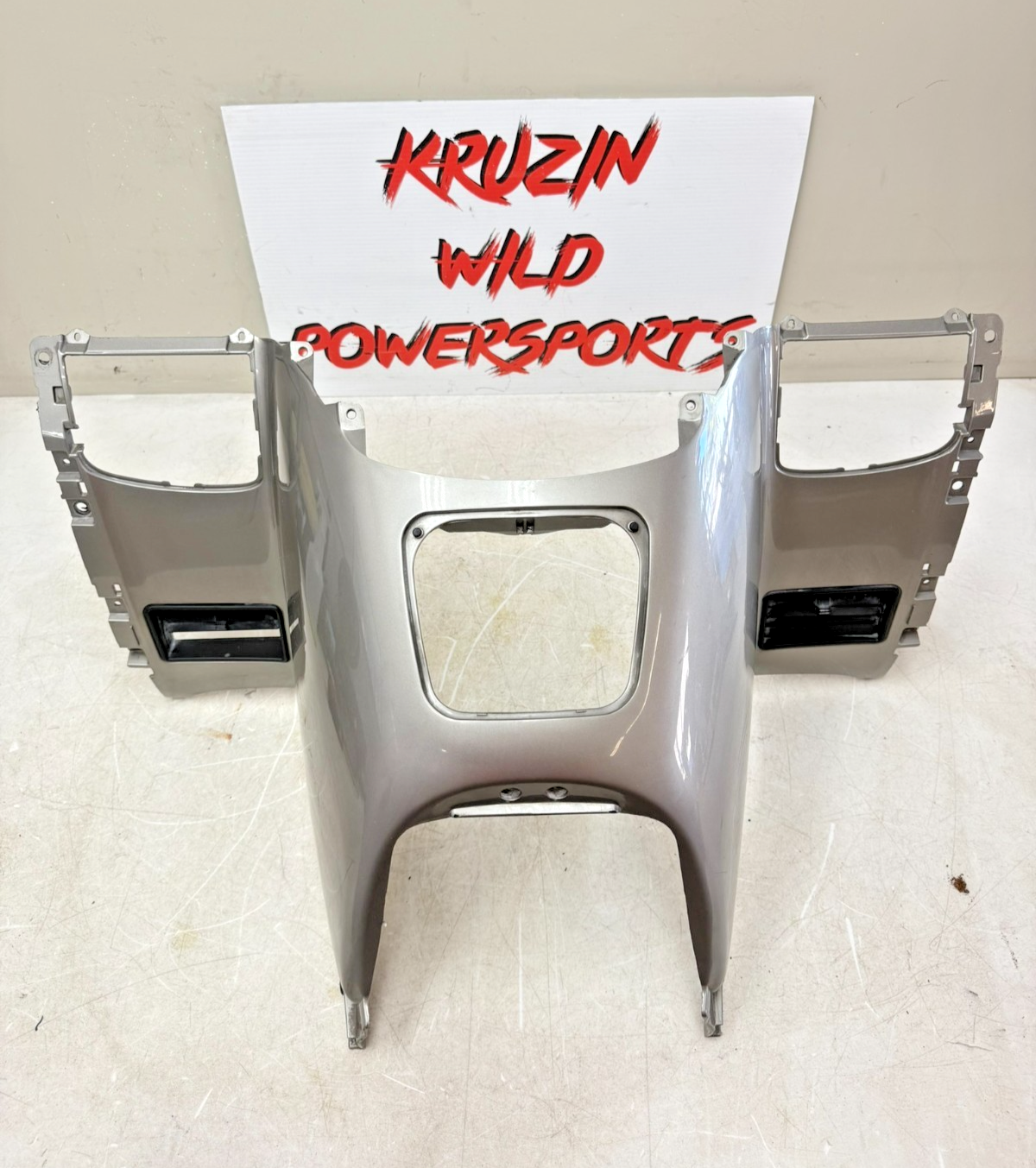 2002 Honda Goldwing GL1800 Front Dash Gas Tank Stereo Radio Fairing Cover Cowl 