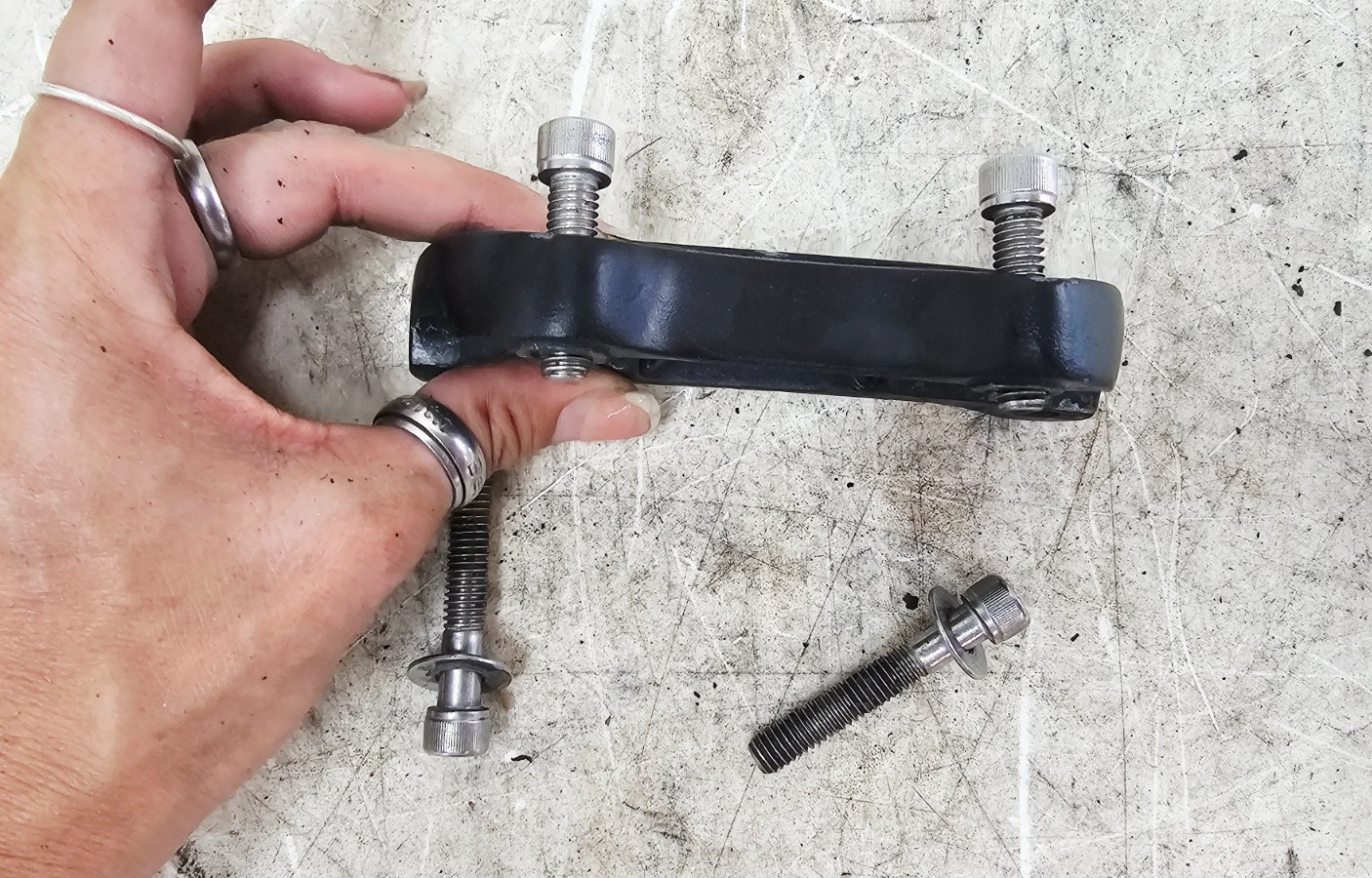 1997 HARLEY DYNA OEM Handlebar Top Clamp Bar