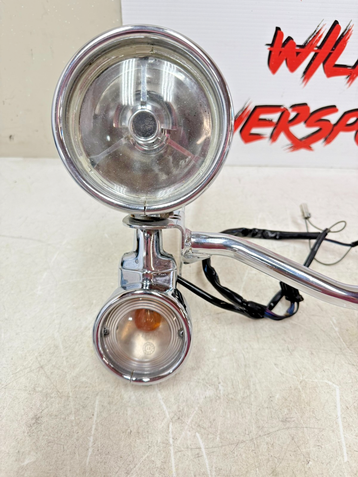 1998 HARLEY FLH ROADKING Highway Fog Spot Lamp Turn Signal Light Bar Chrome