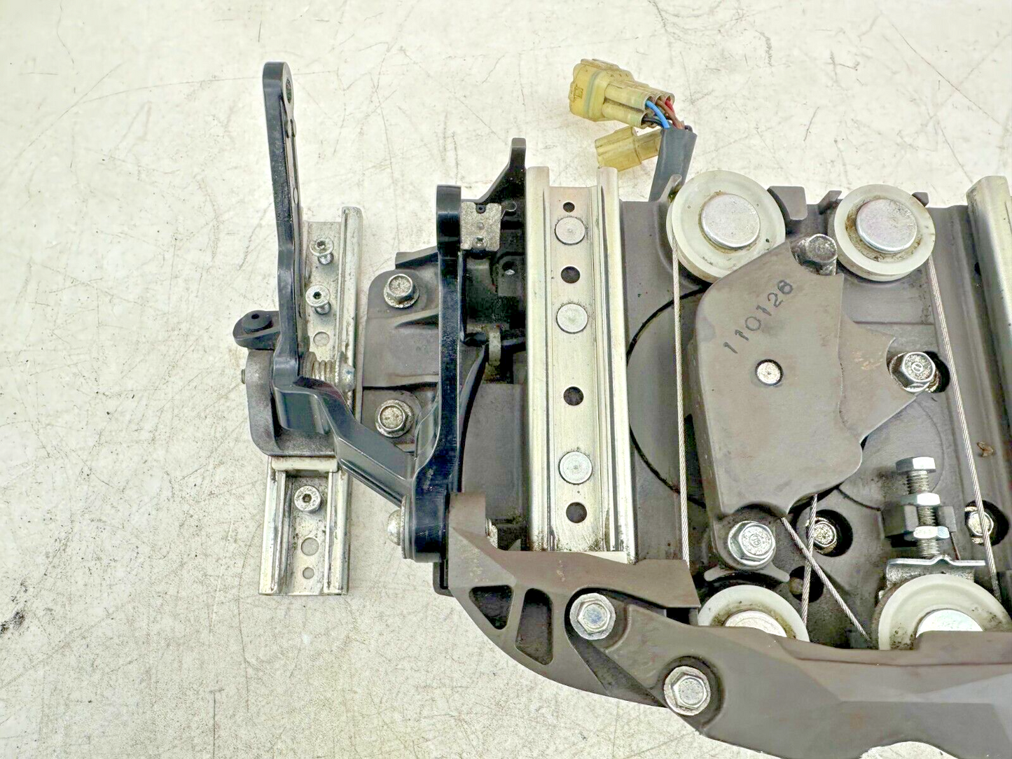 06-12 YAMAHA FJR 1300 Windshield Height Adjustment Actuator Replacement OEM