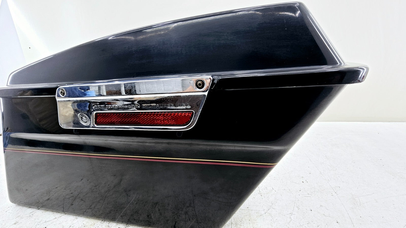 2002 HARLEY ELECTRA GLIDE Right Saddlebag Housing & Lid OEM HD Black Paint