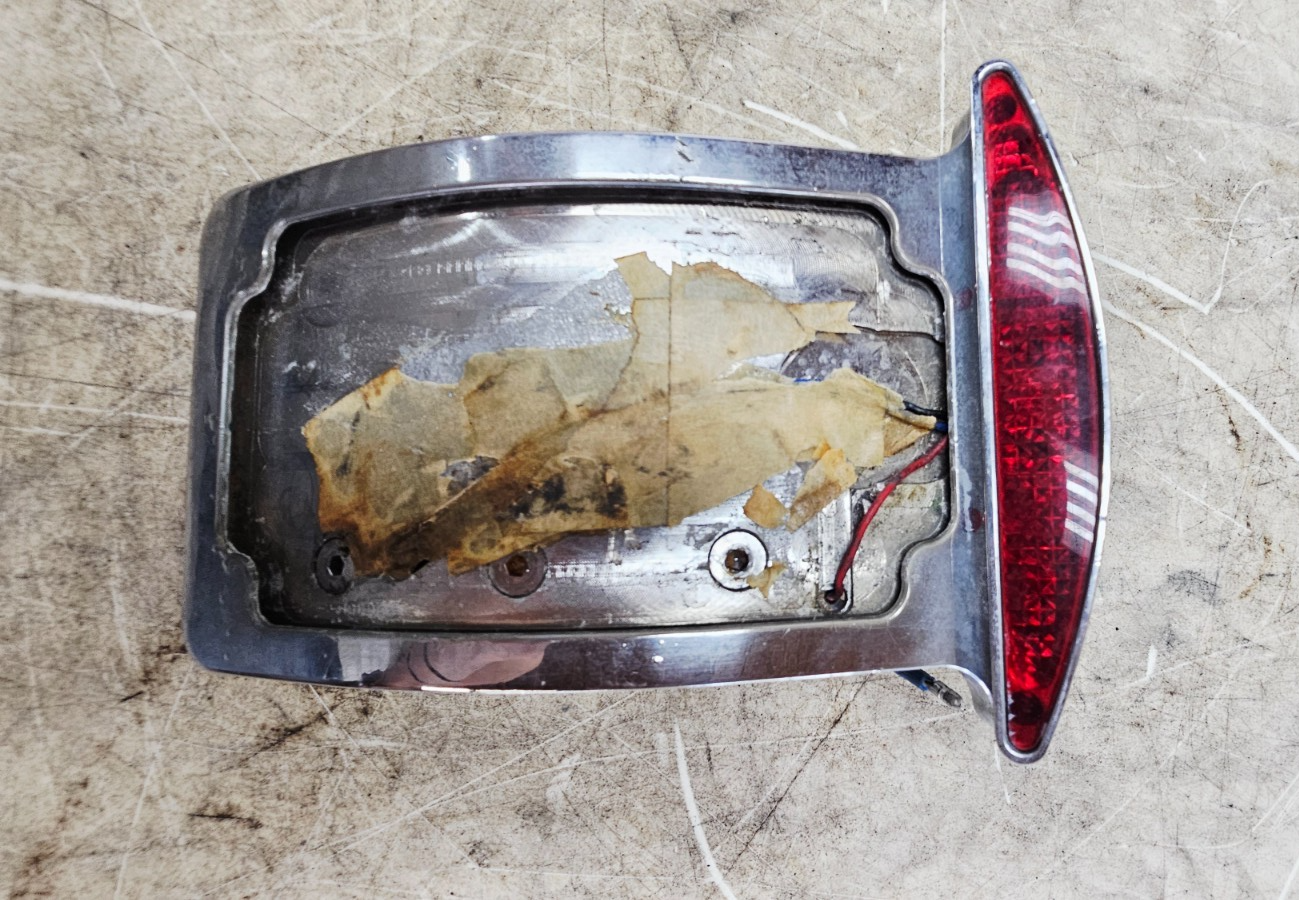 1996 HARLEY SOFTAIL Side Mount License Plate Tag Light Mount Bracket