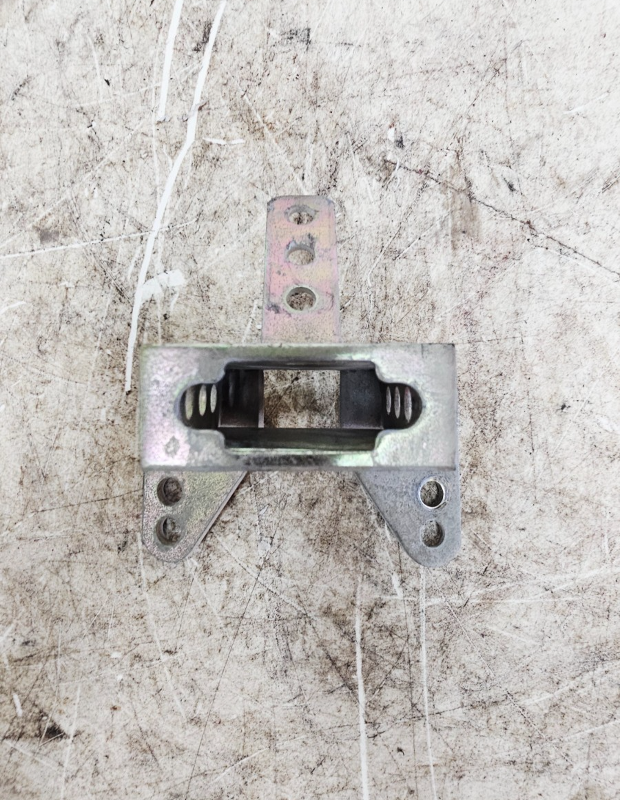 1996 HARLEY FLH ELECTRA GLIDE Driver Backrest Mounting Bracket Frame Dock