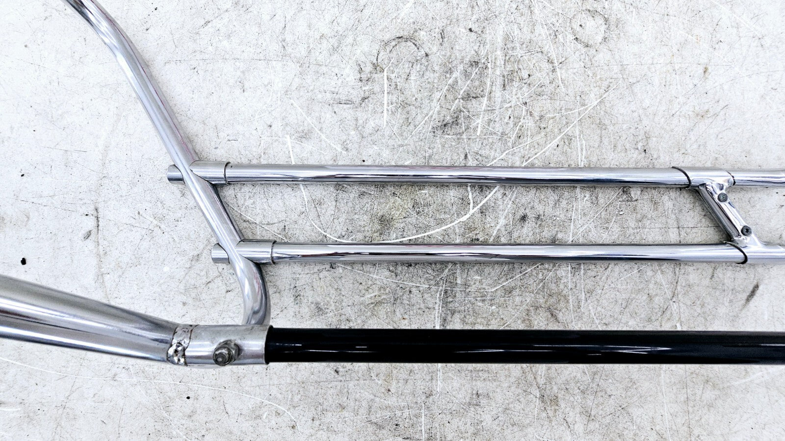 1994 HARLEY FLH ELECTRA GLIDE Chrome Right Saddlebag Bumper Guard Muffler Hanger