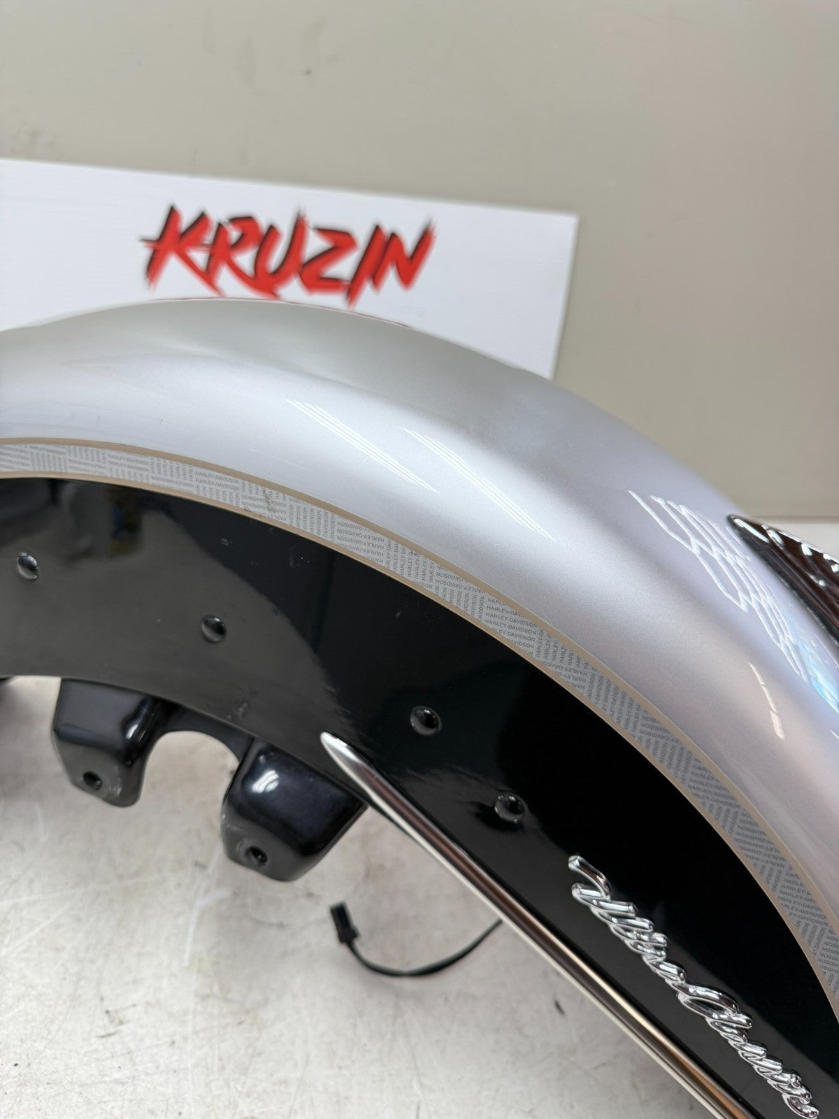 2003 HARLEY ELECTRA GLIDE Front Fender + Emblem 100th Anniversary 