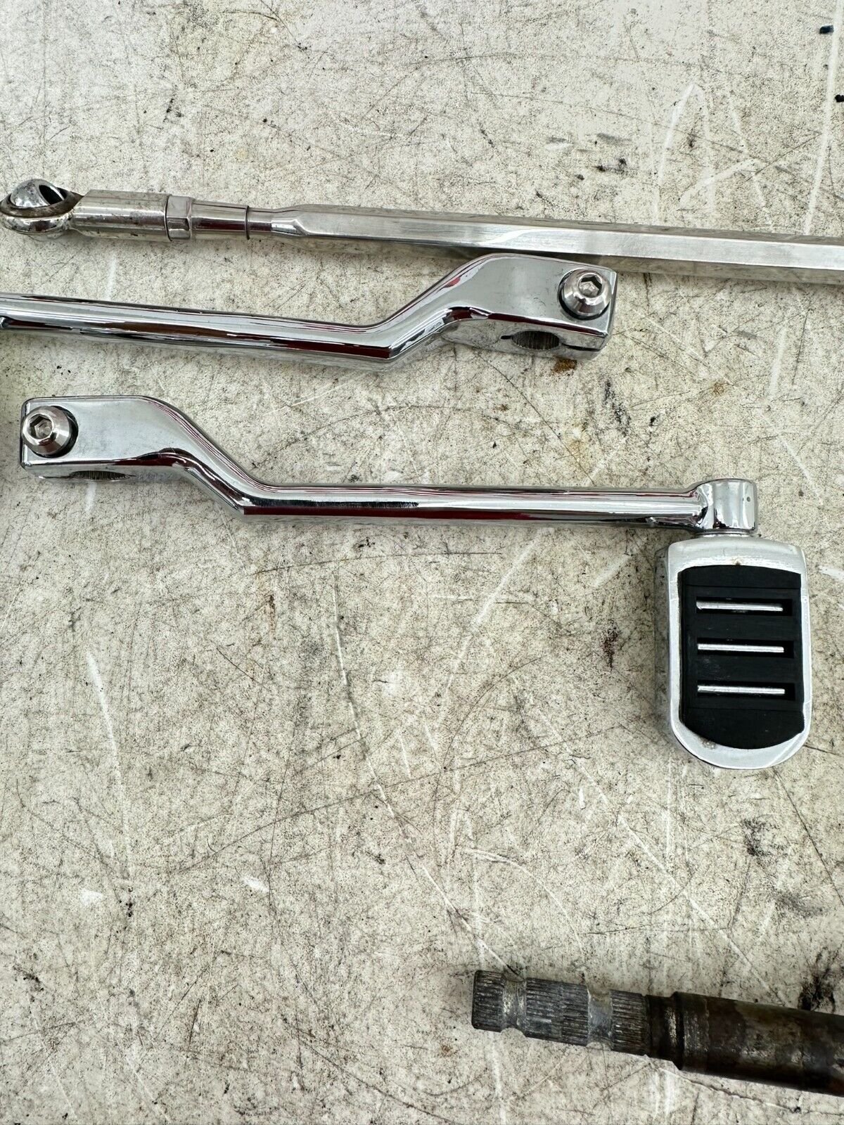 2007 Harley Electra Glide CVO Chrome Heal Toe Shifter Shift Shaft + Linkage