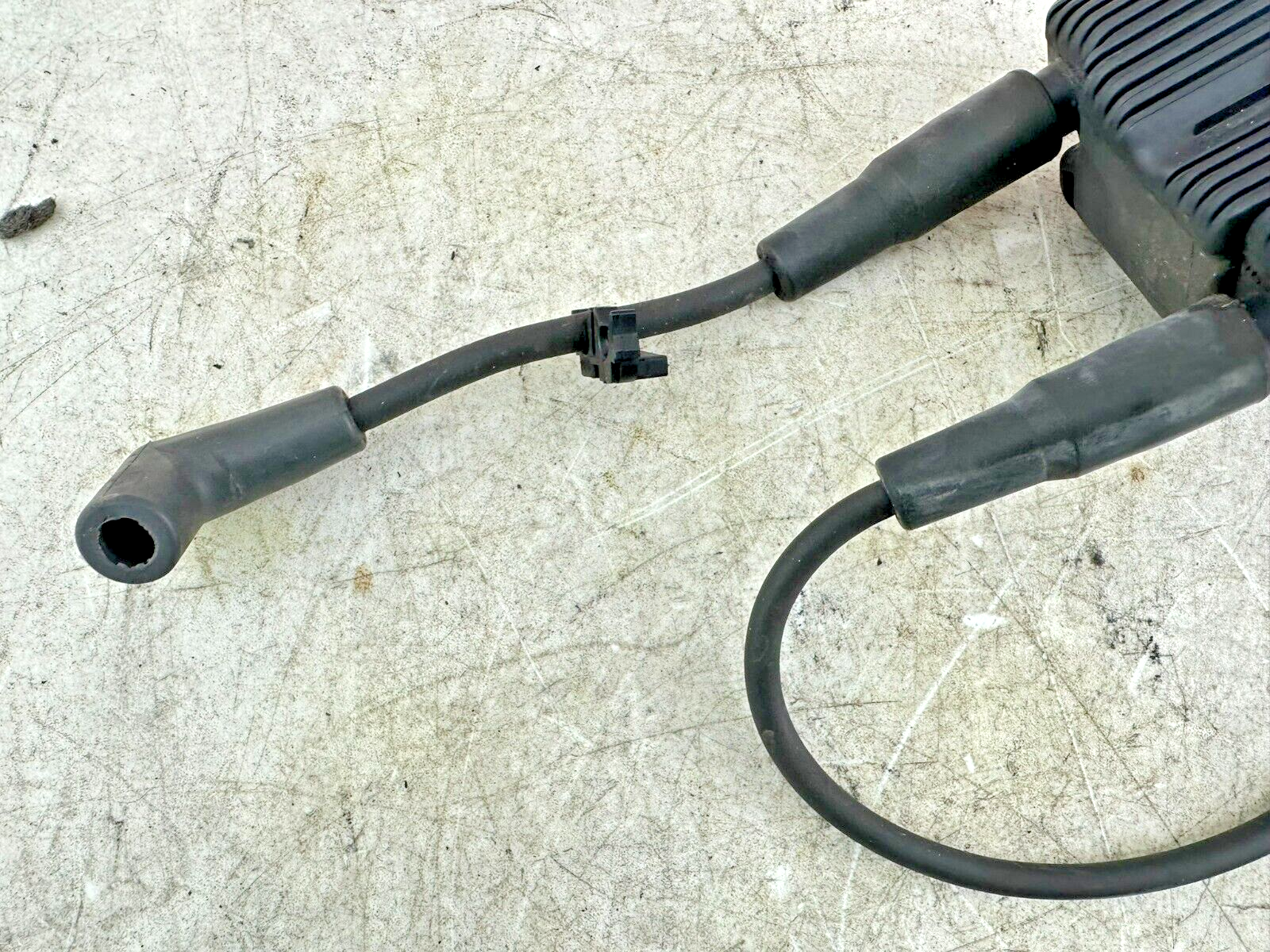 2005 HARLEY DAVIDSON DYNA OEM HD Ignition Coil + Spark Plug Wires