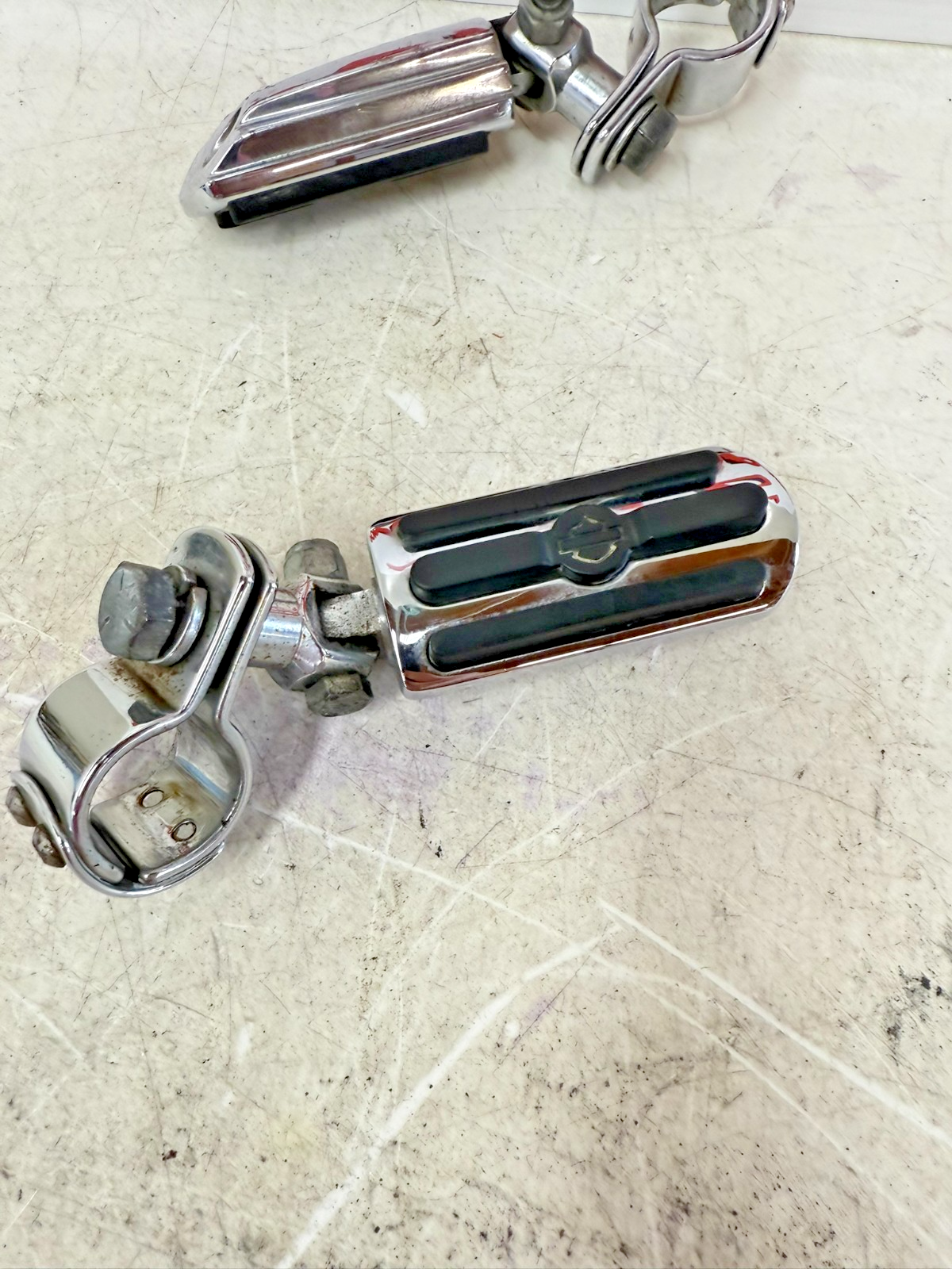 2003 HARLEY ELECTRA GLIDE Chrome Highway Footpeg Rest Pads & MTG Hardware