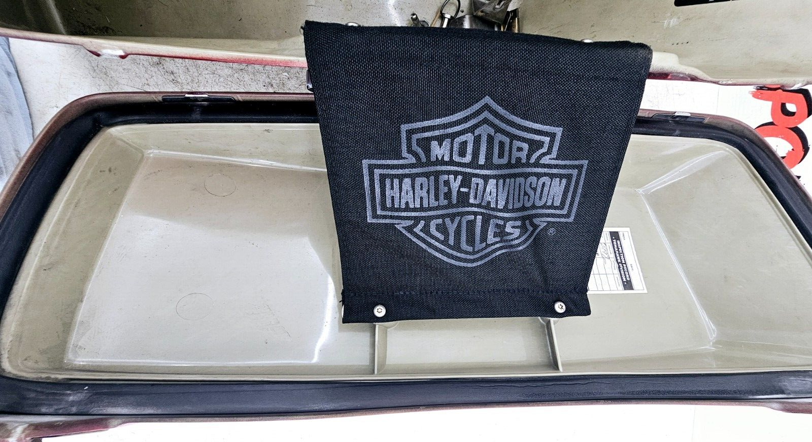 1998 HARLEY FLH ELECTRA GLIDE Right Saddlebag Housing Lid Latch OEM HD Red Black