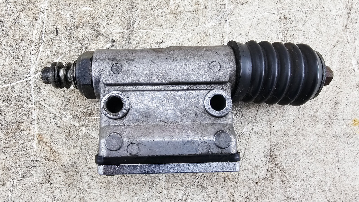 2000 Harley Davidson Sportster Rear Foot Brake Master Cylinder Reservoir