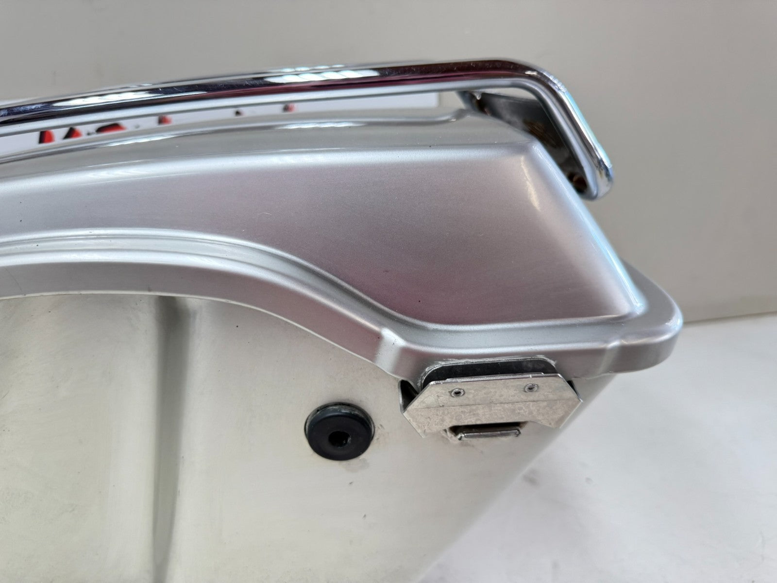 2003 HARLEY ELECTRA GLIDE Saddlebag Housing Left w/ Lid Latch 100th Anniversary