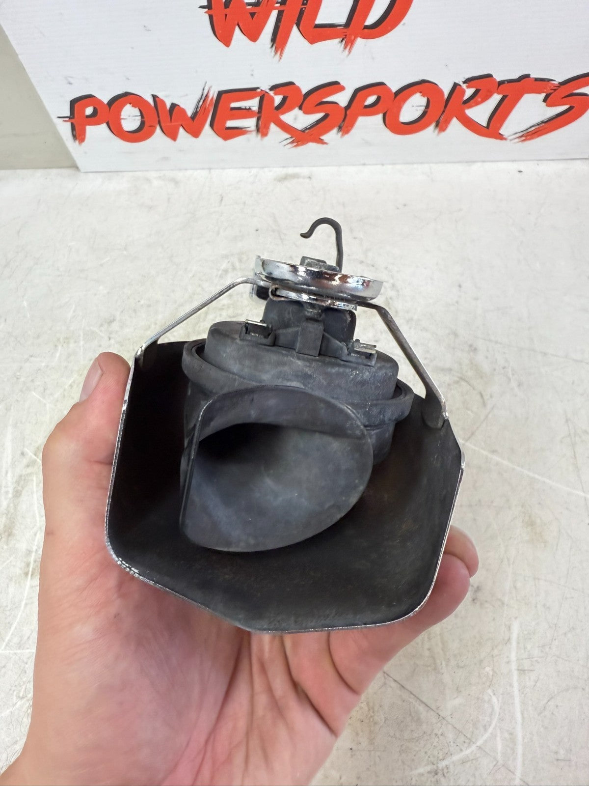 2003 HARLEY DYNA WIDE GLIDE OEM Horn & Chrome Cover