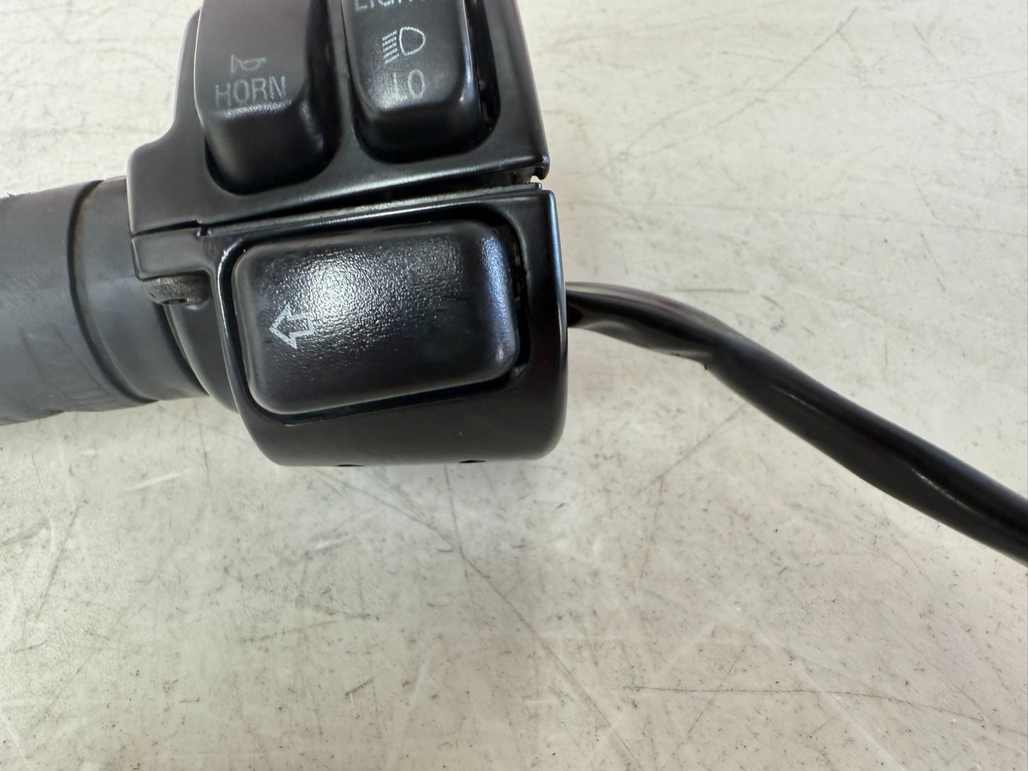 2003 Harley Davidson Sportster Left Hand Controls Switch Housings Button