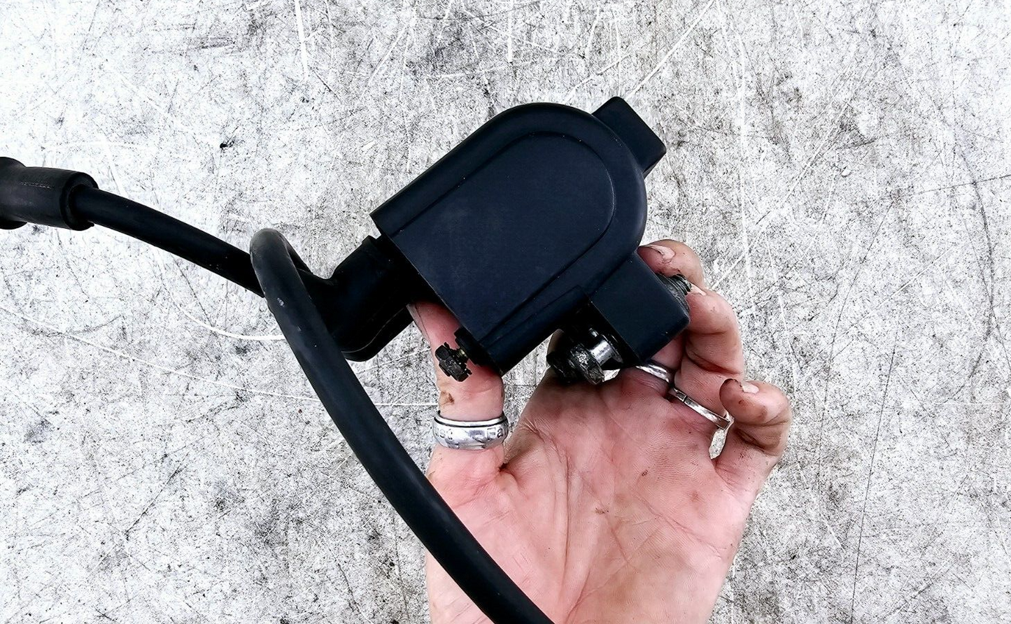 1994 HARLEY FLH ELECTRA GLIDE Ignition Coil w Spark Plug Wires OEM 21614-83A