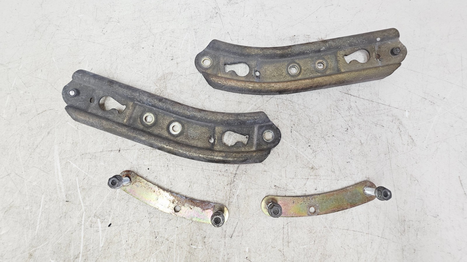 2000 HARLEY SOFTAIL DEUCE Rear Fender Mounting Bracket Support