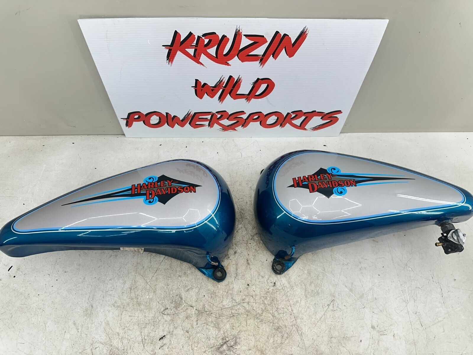 1995 HARLEY SOFTAIL OEM HD GENUINE SPLIT GAS FUEL TANK & PAINT AQUA & SILVER