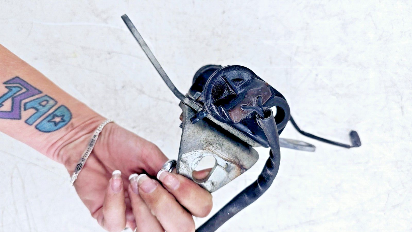 1997 HARLEY SOFTAIL Upper Motor Mount Rubber Horn Bracket