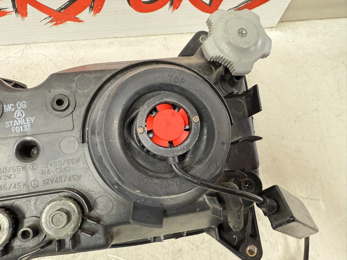 2000 HONDA VALKYRIE INTERSTATE Headlight Front Head Lamp Housing w/ Bulbs