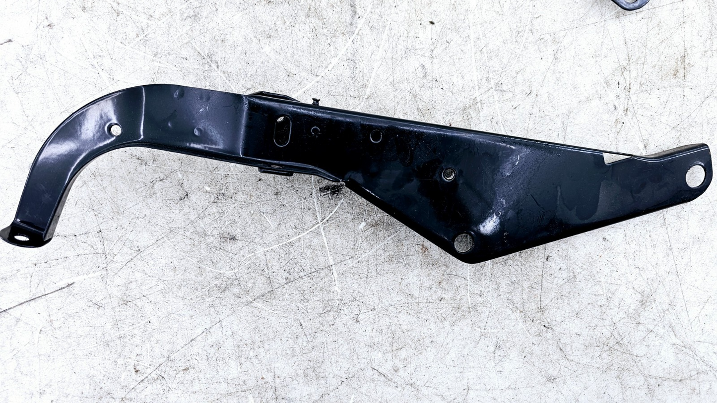 2000 HARLEY ELECTRA GLIDE Right Left Fairing Mount Brackets Black 58479-96A