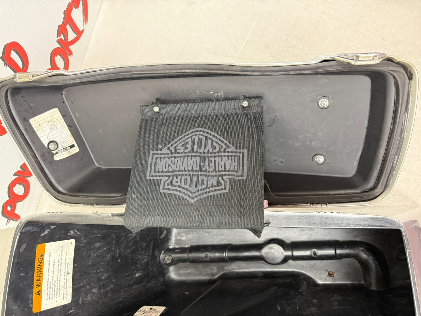 2003 HARLEY ELECTRA GLIDE Right Saddlebag Housing & Lid Latch 100th Anniversary