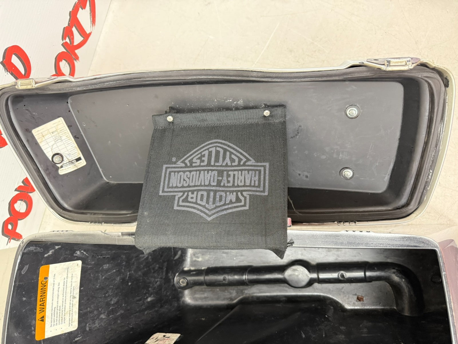 2003 HARLEY ELECTRA GLIDE Right Saddlebag Housing & Lid Latch 100th Anniversary