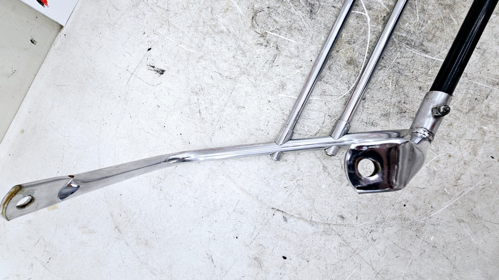 1994 HARLEY FLH ELECTRA GLIDE Chrome Right Saddlebag Bumper Guard Muffler Hanger