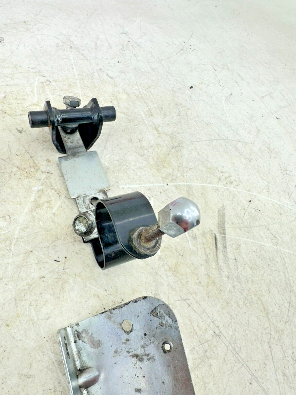 1999 HARLEY SOFTAIL Gas Tank Dash Console Mounting Hardware