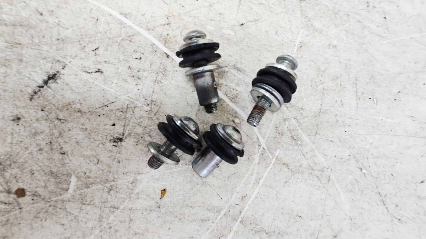 2002 HARLEY SOFTAIL Detachable Windshield Mount Bracket Hardware