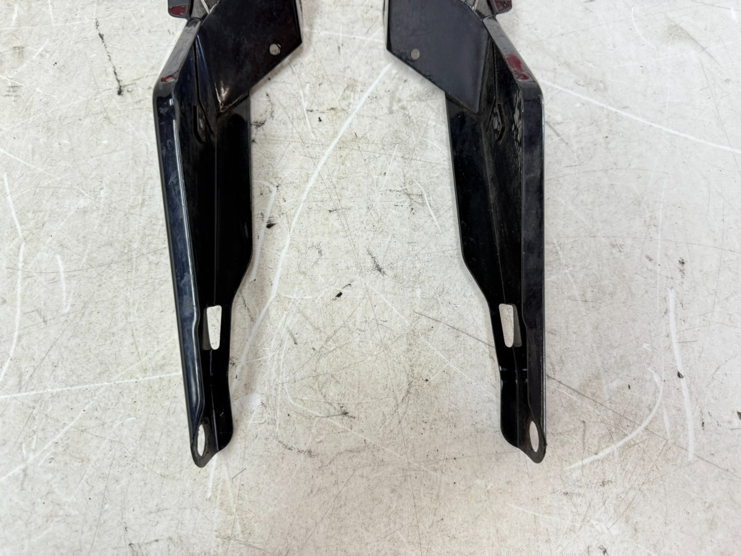 2003 HARLEY ELECTRA GLIDE Inner Batwing Fairing Bracket Support Right & Left