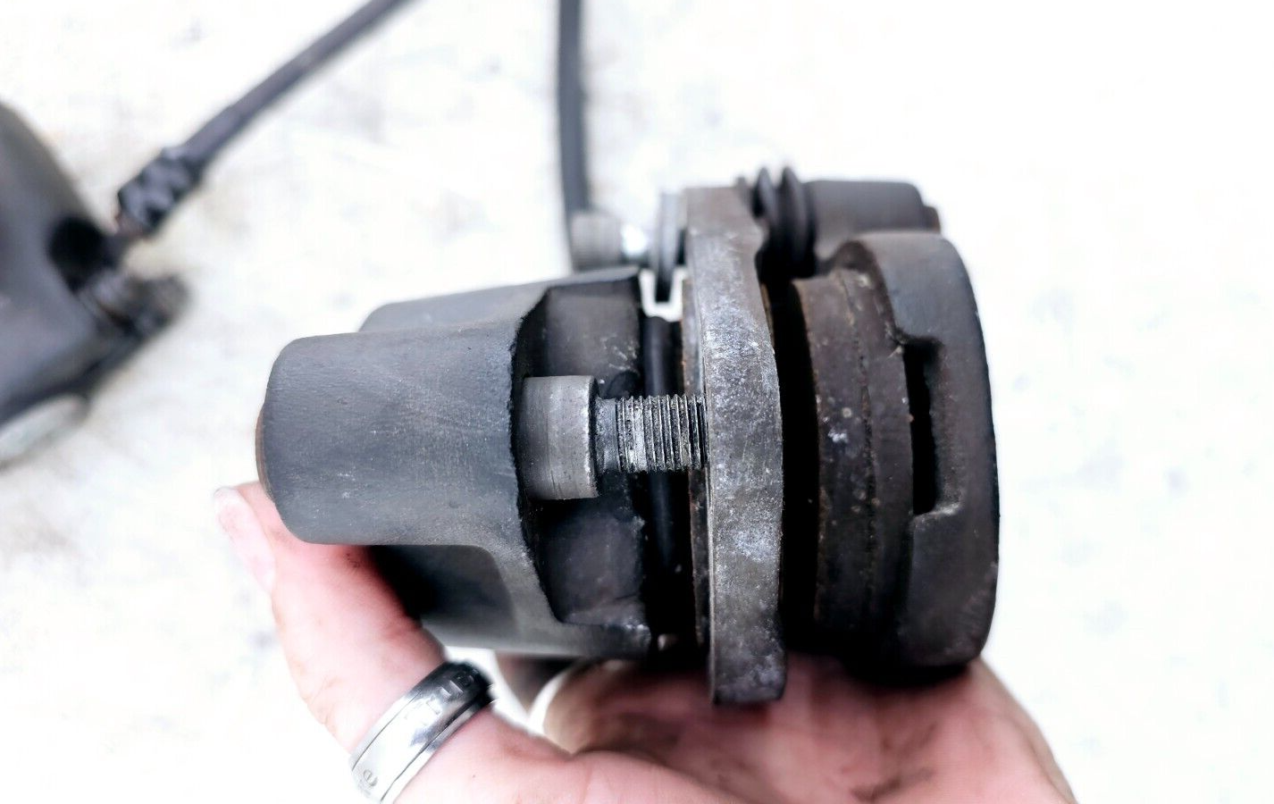 1995 HARLEY DYNA CONVERTIBLE Front Brake Master Cylinder Dual Caliper Hose OEM