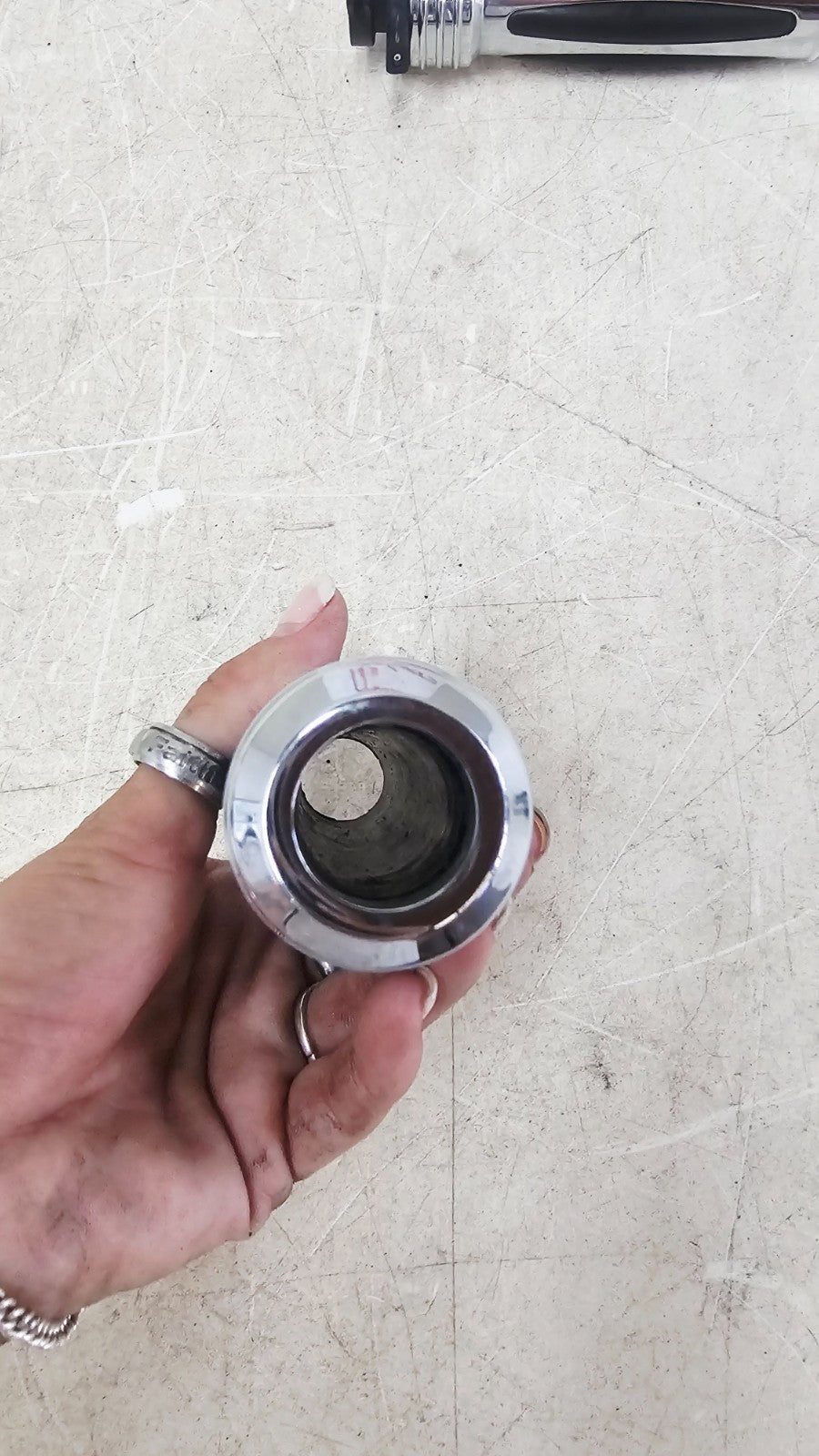 2000 HARLEY DAVIDSON FLH ROADKING Chrome Raised Throttle Hand Handlebar Grips