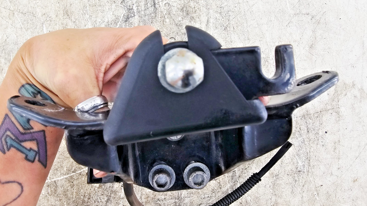 2000 Harley Davidson Sportster Upper Front Motor Mount Bracket + Bolts