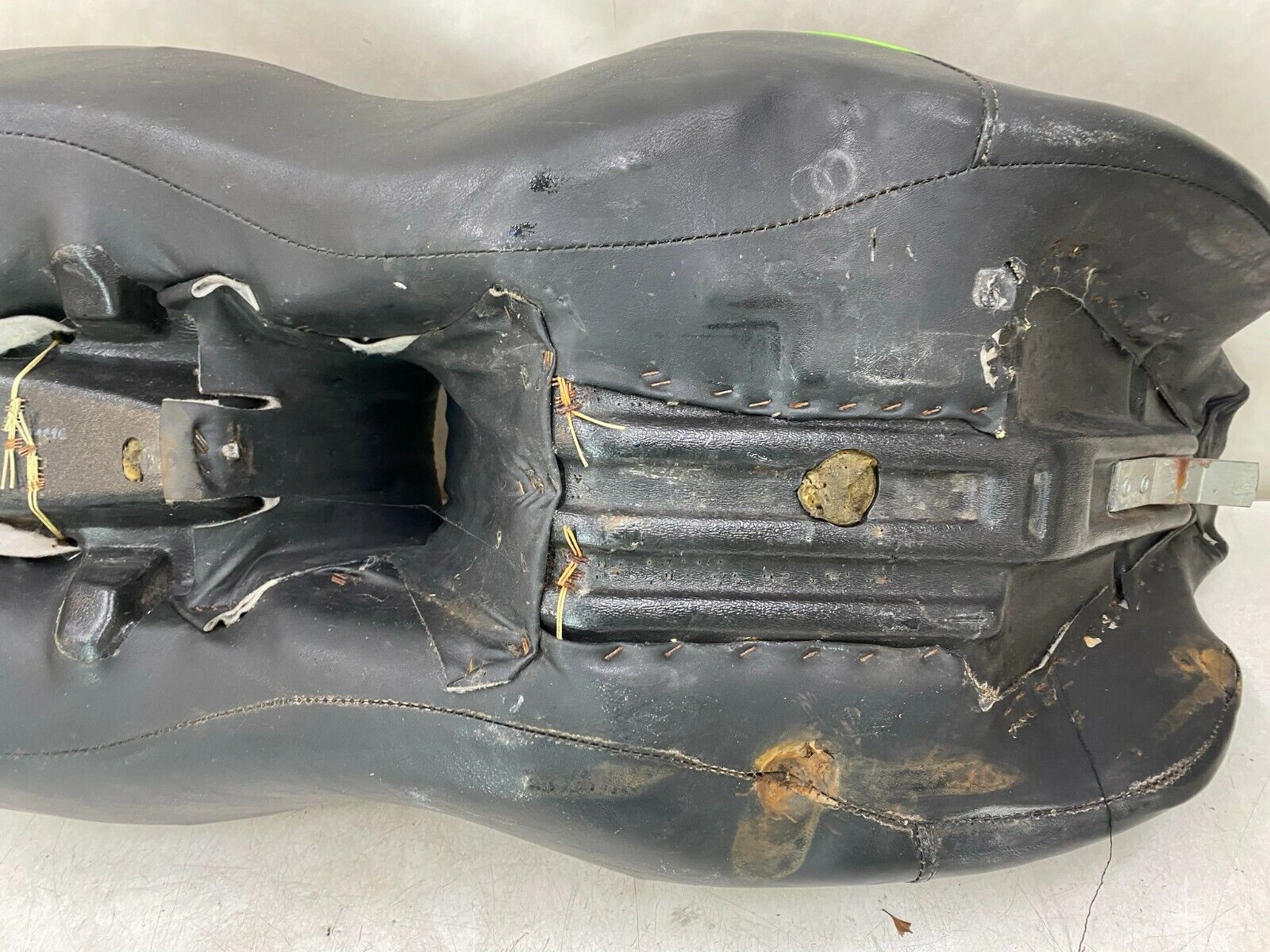 2002 HARLEY DAVIDSON FLH Electra Glide OEM HD Seat Saddle 2 UP Driver Passenger