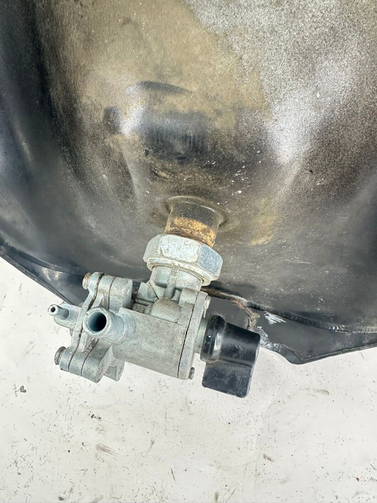 1998 HONDA VALKYRIE TOURING Gas Fuel Tank Dented