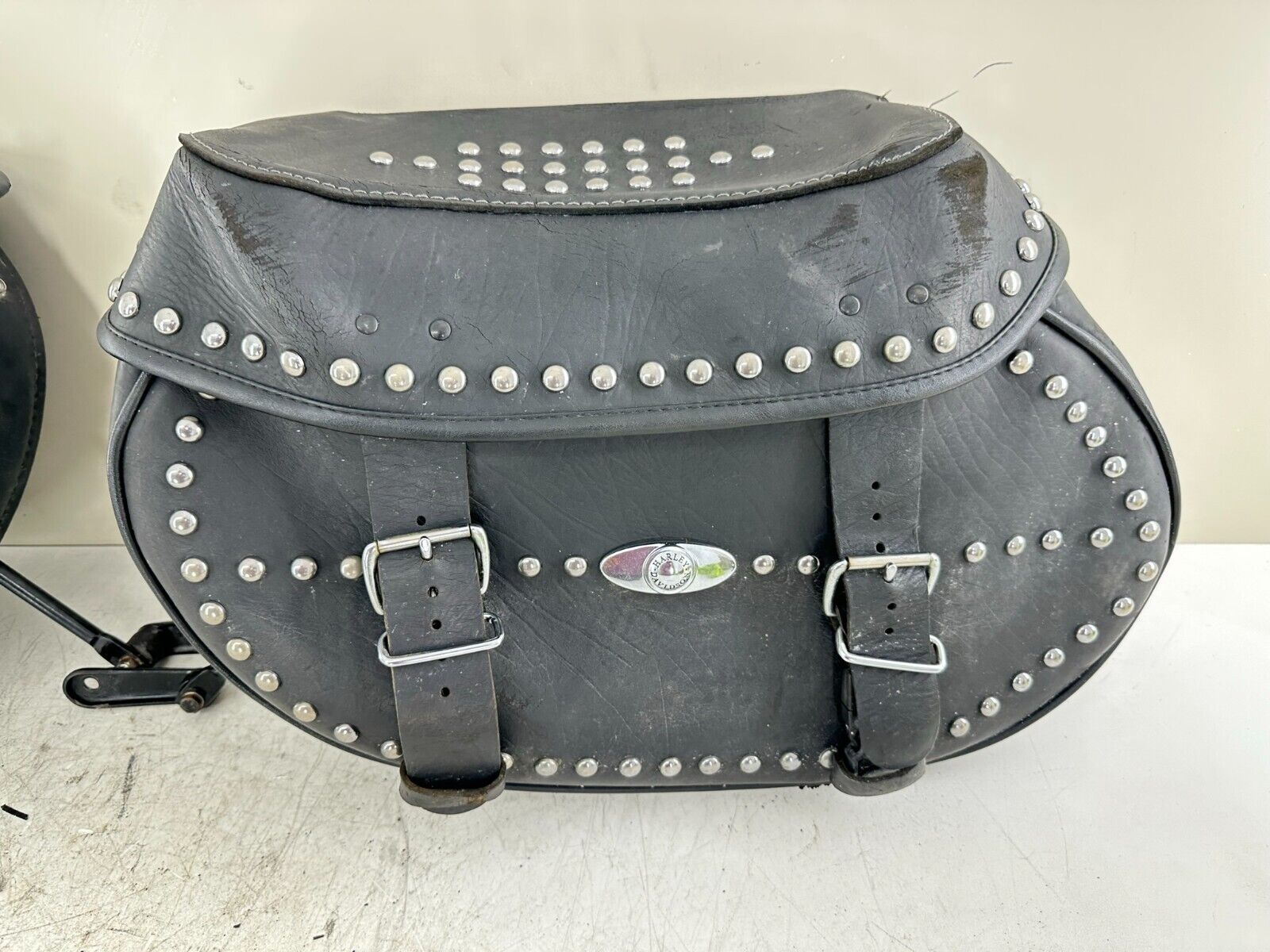 2003 HARLEY DAVIDSON SOFTAIL OEM HD Studded Leather Saddlebags Right Left