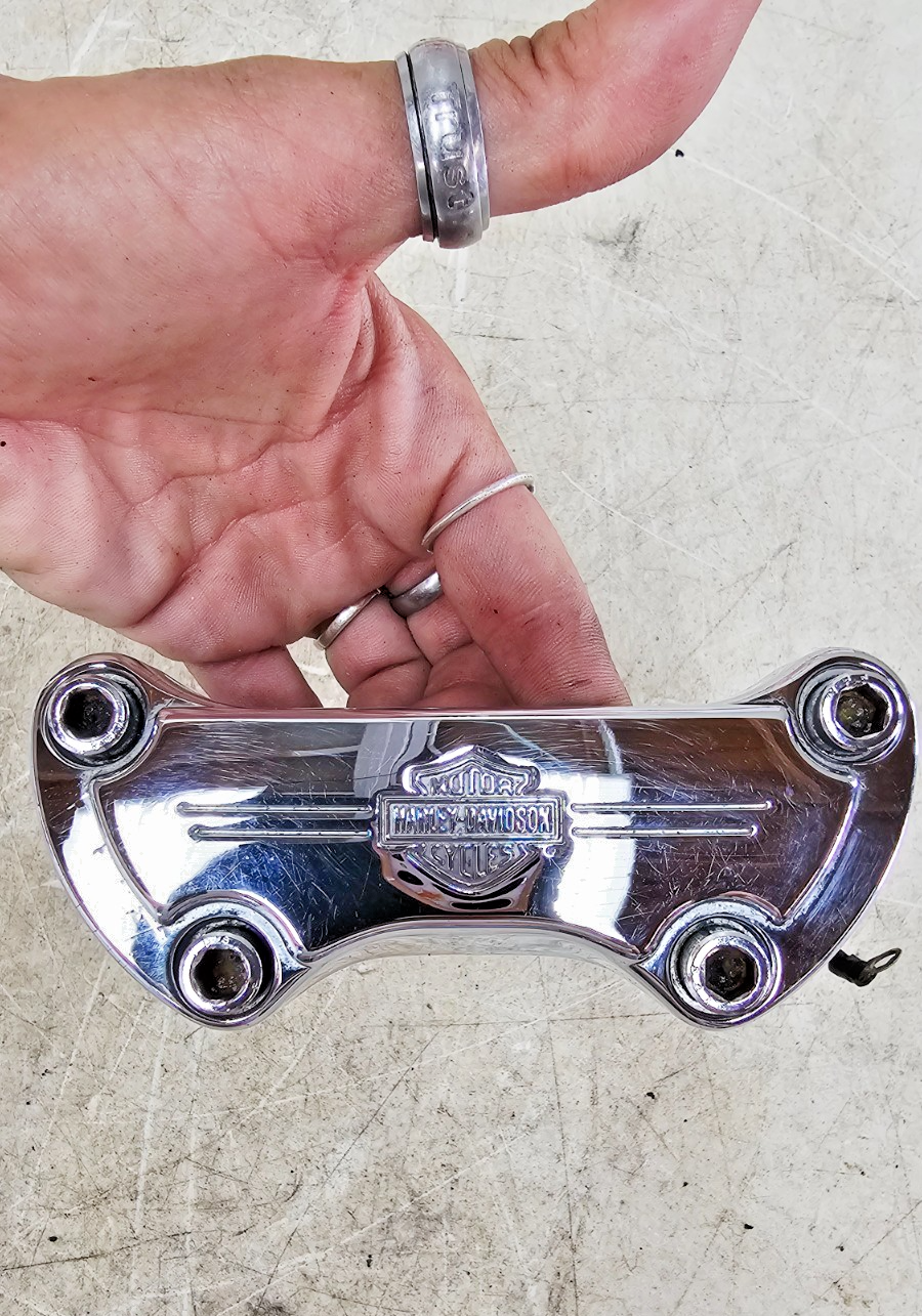1993 HARLEY SOFTAIL Chrome Handlebar Clamp + Riser